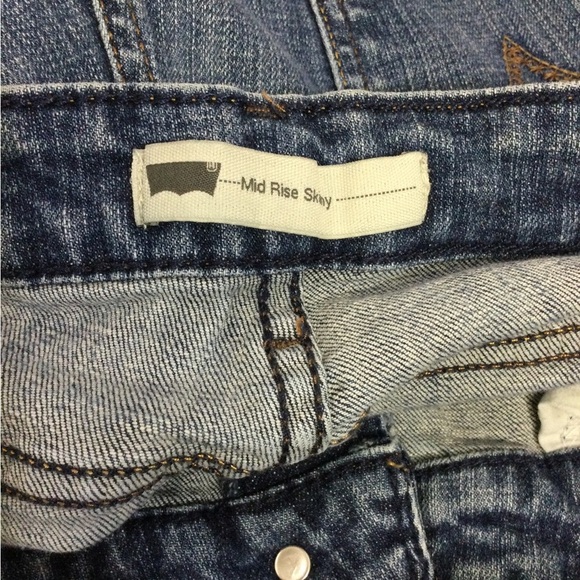 Levi’s Women’s Mid Rise Skinny Medium Wash Color Red Tab Size 12 W 31 L 32 - Picture 8 of 11